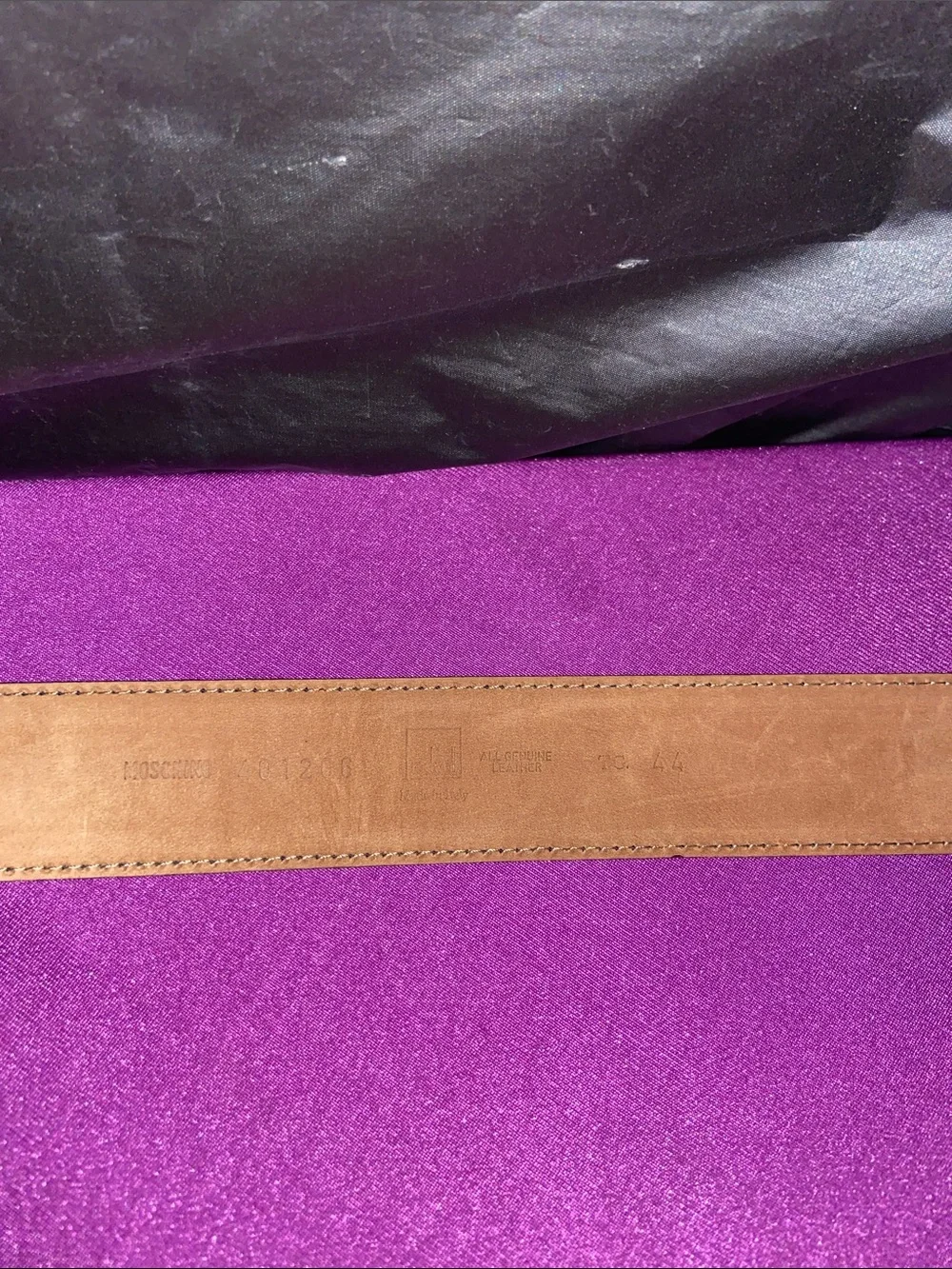 Gold-Tone Heart Lock Navy Leather Belt